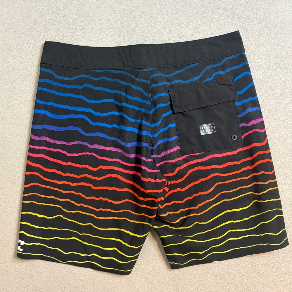 Billabong Airlite Sundays Mens 33 Board Shorts Black Rainbow Wave Stripe Swim - Picture 2 of 7